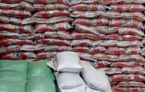 کشف محموله روغن خوراکی و یک انبار احتکار مواد غذایی در جنوب کرمان